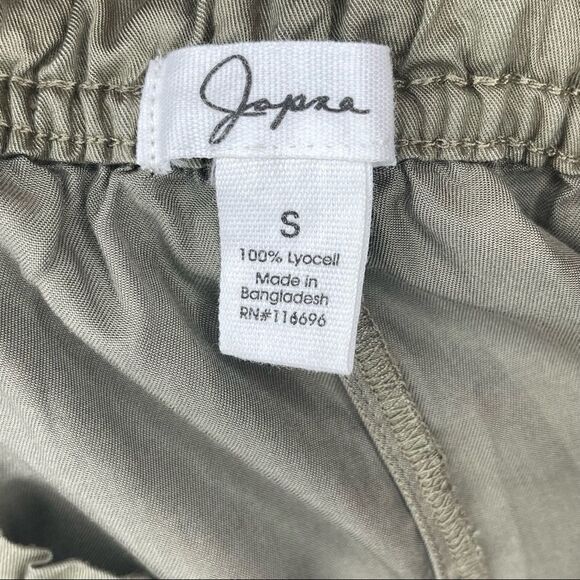 High Waist Shorts - Picture 7 of 8